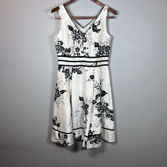 Dressbarn Dress Women's Size 6 Lined White Black Flowers Zippered Back Stylish - Picture 1 of 13